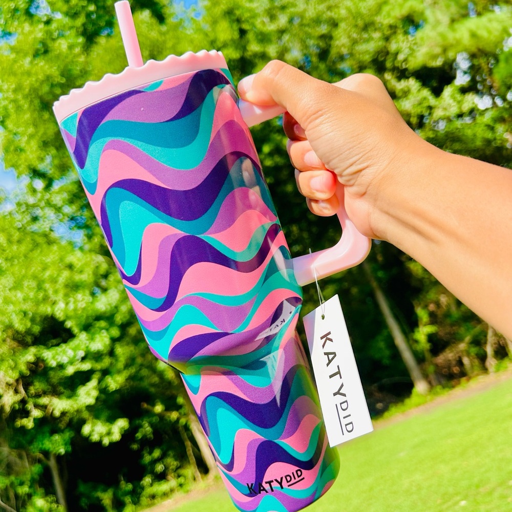 Katydid Colorful Wave Tumbler